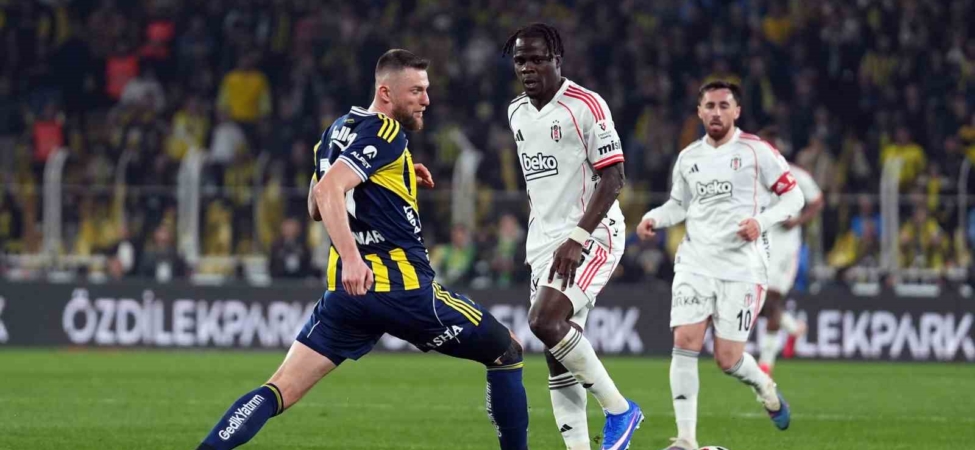 Trendyol Süper Lig: Fenerbahçe: 0 - Beşiktaş: 0 (İlk yarı)
