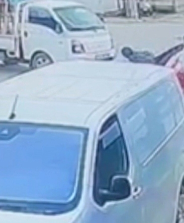 Bursa’da kamyonet ile motosiklet çarpıştı: 1 yaralı