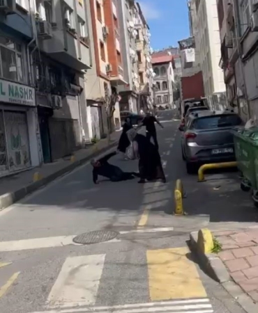 Fatih’te boşanma aşamasındaki çiftin aileleri arasında tartışma: 2 yaralı