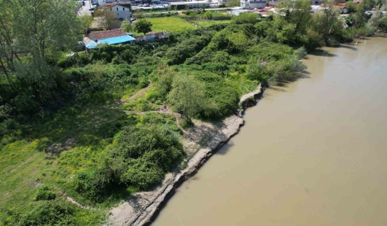 Sakarya’da nehre düşen çocuğu arama çalışmaları bir haftadır sürüyor