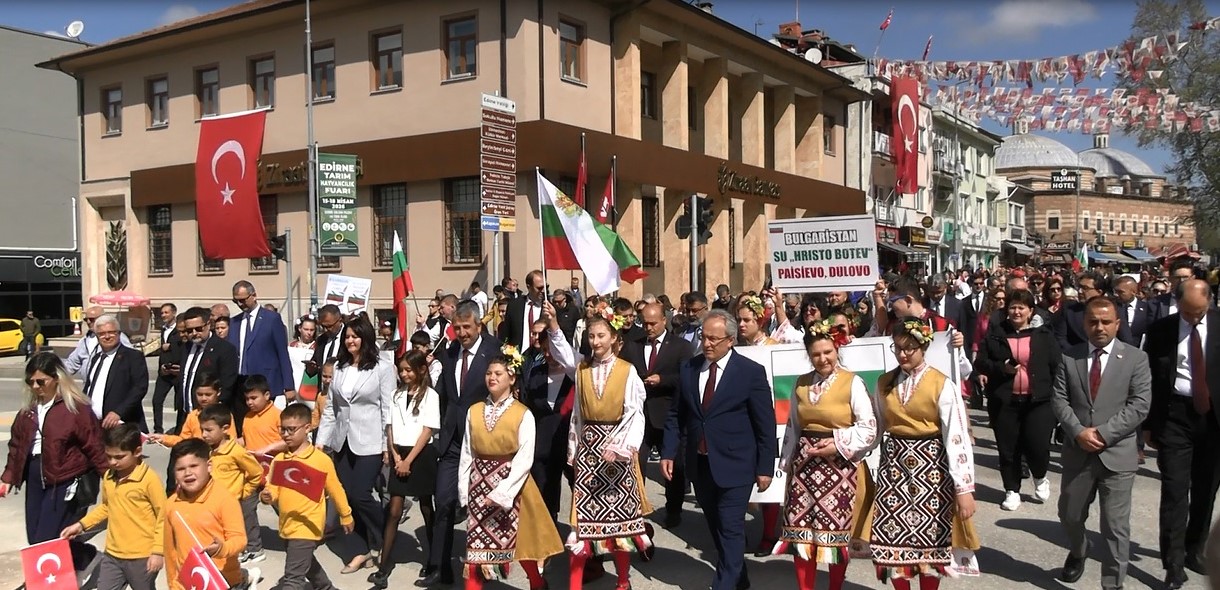 Edirne’de 23 Nisan coşkusu Balkanlardan gelen öğrencilerle birlikte yaşandı