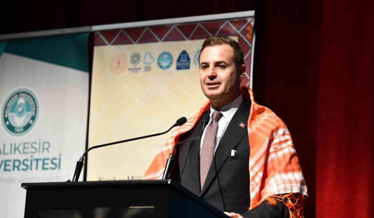 Akın, "Balıkesir, milli birliğin ve beraberliğin tam merkezidir"