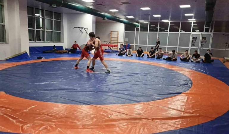 Bilecikli güreşçiler geleceğe hazırlanıyor