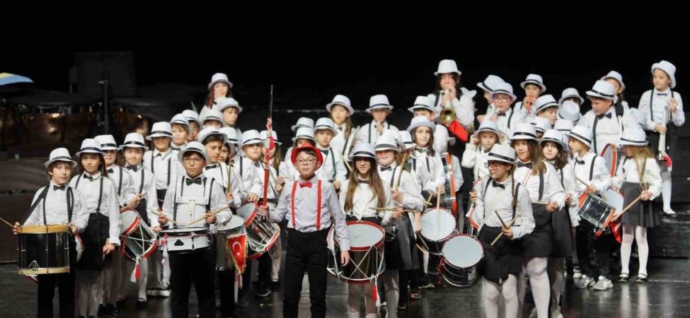 Bursa’da çocukların sesi senfoniyle yükseldi