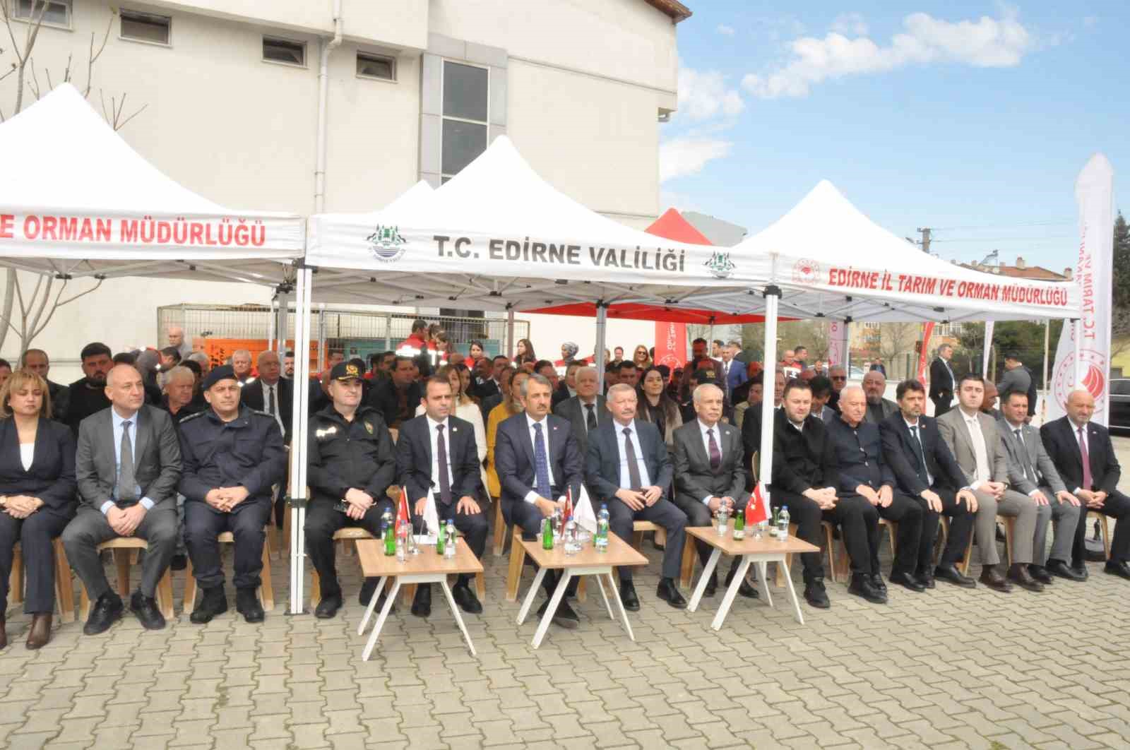 Keşan’da çiftçiye yüzde 75 bakanlık destekli hibrit ayçiçeği tohumu dağıtıldı