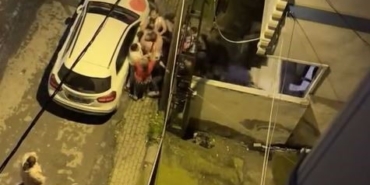 Avcılar’da komşuların yumruklu sopalı kavgası