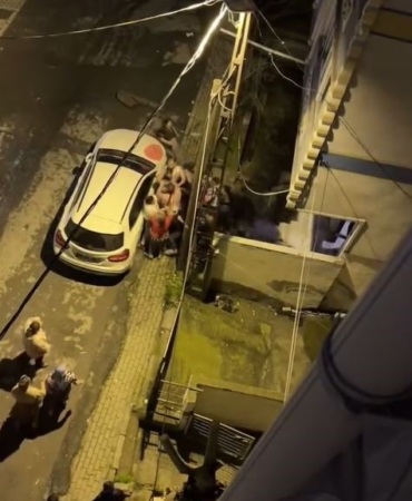 Avcılar’da komşuların yumruklu sopalı kavgası