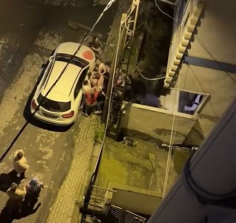 Avcılar’da komşuların yumruklu sopalı kavgası