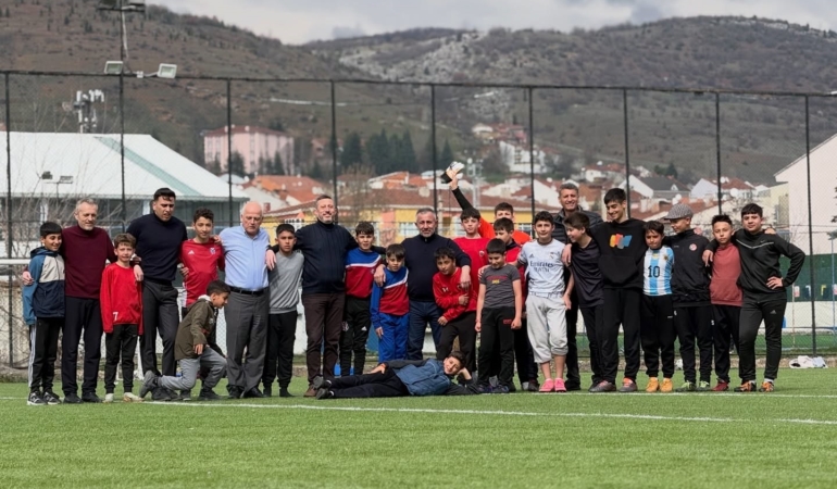 İl Başkanı Yıldırım Gençlik Merkezi’nde gençlerle buluştu