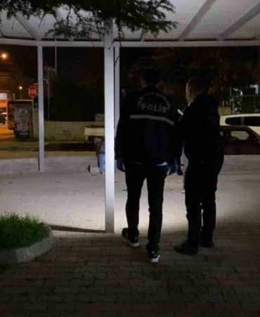 Aşk üçgeni bıçaklı kavgaya dönüştü: 2 yaralı