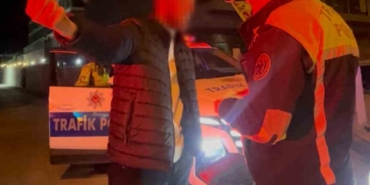 "Ayaklarına kapanayım ne olur arabayı men etmeyin" diyen alkollü sürücü cezadan kurtulamadı