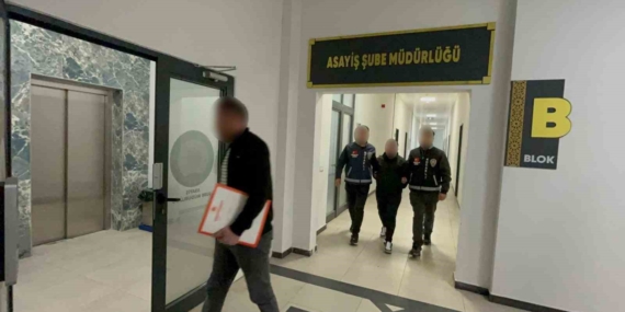 Kocaeli’de çaldığı araçla Manisa’ya kaçıp sahte kimlikle otelde konakladı