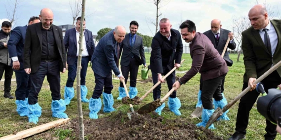 Bursa’nın fethinin 700’üncü yılında Karacabey’de fidanlar toprakla buluştu
