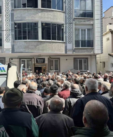 Trafik kazasında hayatını kaybeden kadın toprağa verildi
