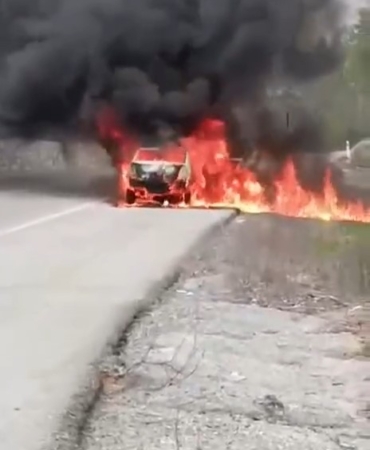 Kırklareli’nde seyir halindeyken yangın çıkan araç küle döndü