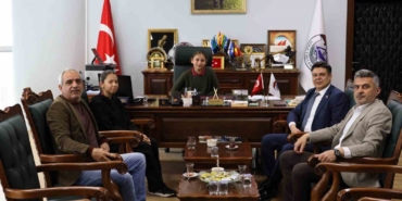 Bilecik’te 23 Nisan’da başkanlık koltuğu öğrencilere devredildi