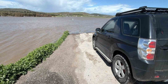 Ayvalık‘ta yağış hayatı olumsuz etkiledi