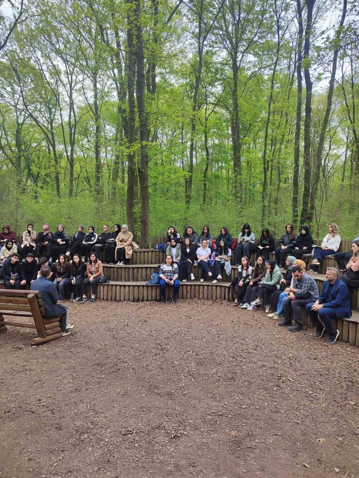 Kitap ve doğa buluşması Ormanya’da gerçekleştirildi