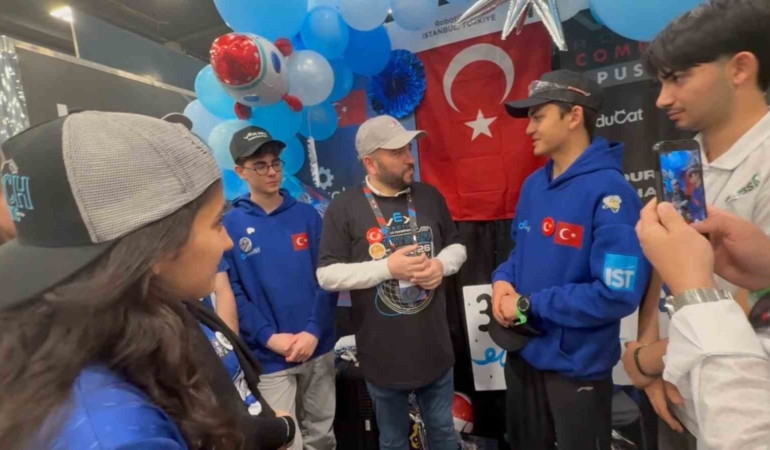 Arnavutköylü gençler ABD’de düzenlenen ‘Dünya Robot Şampiyonası’nda’ ülkemizi temsil etti