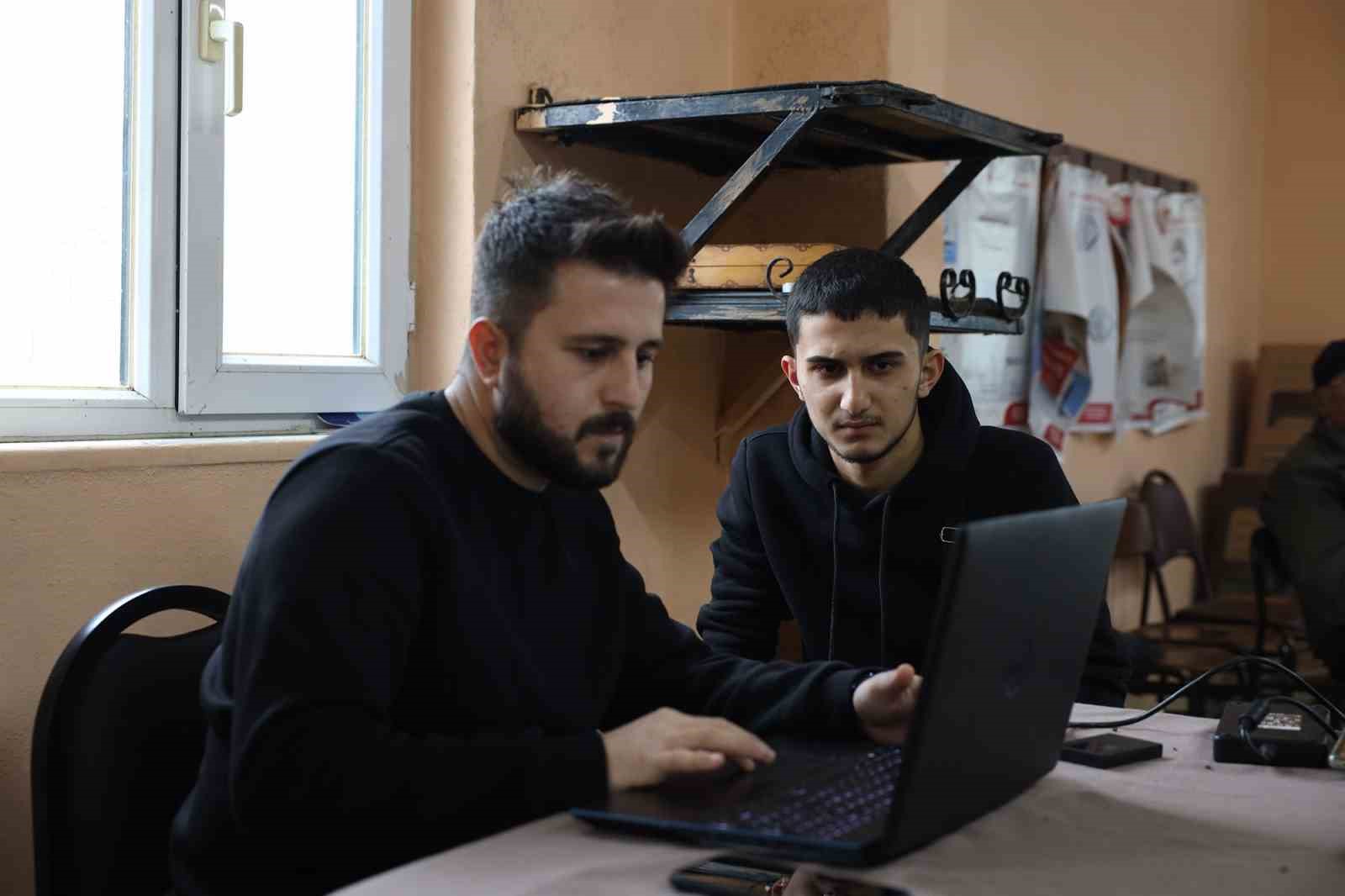 15 dakikada toprak yapısına uygun gübreleme programı hazırlanıyor