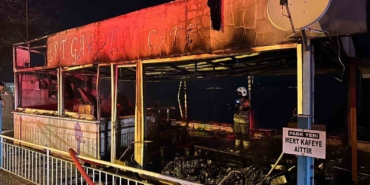 Kurşunlu Sahili’nde gece yarısı yangın paniği