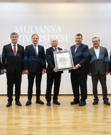 Mudanya Üniversitesi’nde yeni rektör Prof. Dr. Ahmet Kesik oldu