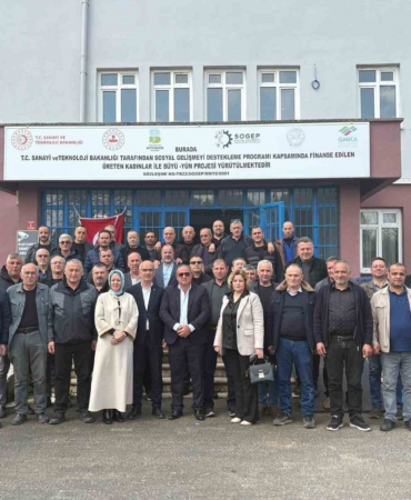 AK Parti Manyas ilçe teşkilatı muhtarlarla istişare toplantısı yaptı