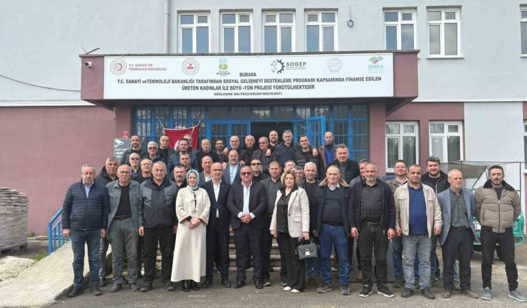 AK Parti Manyas ilçe teşkilatı muhtarlarla istişare toplantısı yaptı