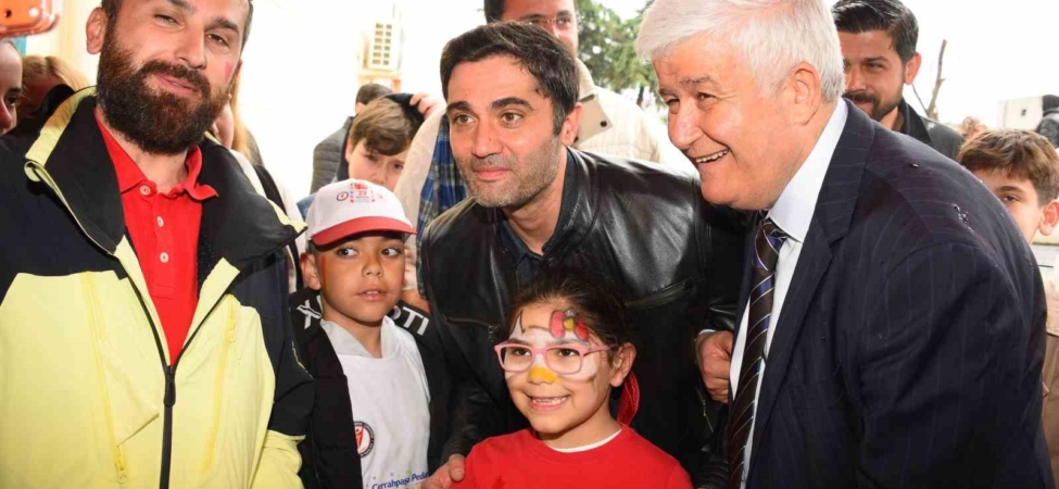 Ünlüler minik kalplere dokundu