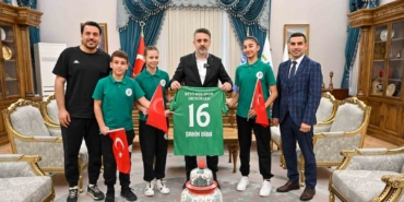 23 Nisan’da Başkanlık koltuğu çocukların oldu