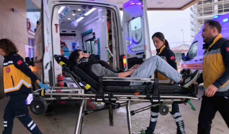 Bursa’da motosiklet kazası: 1’i çocuk 2 yaralı