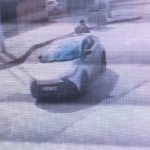 Bursa’da cip ile motosiklet çarpıştı, 2 kişi yaralandı: Kaza anı kamerada