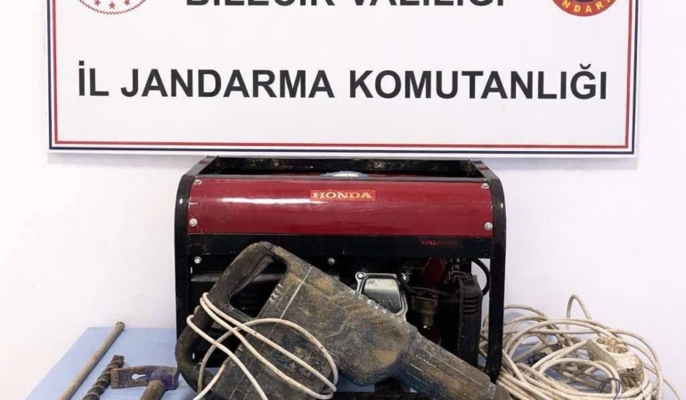 Bilecik’te kaçak kazı operasyonu: 2 şüpheli yakalandı