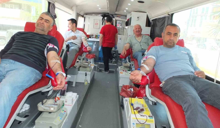 Burhaniyeliler kan bağışını sevdi