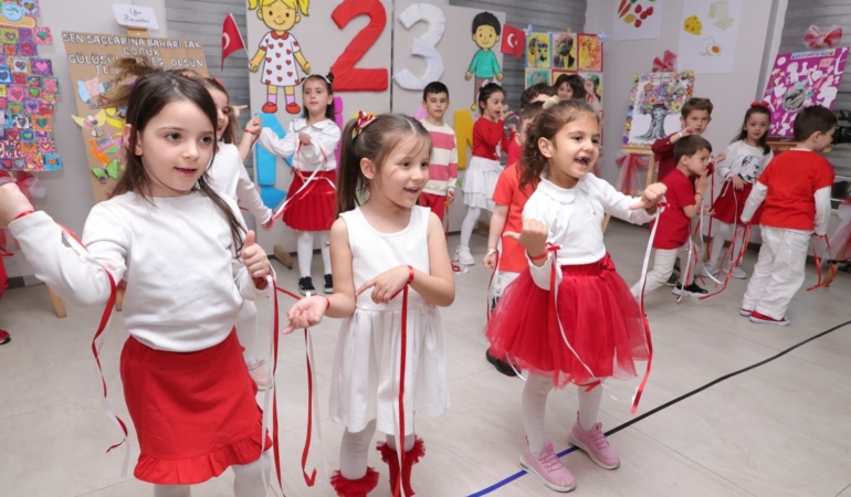 Çocuklar 23 Nisan’ı Osmangazi’de coşkuyla kutladı