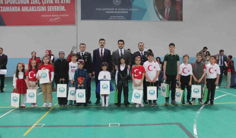 Manyas’ta 23 Nisan coşkusu