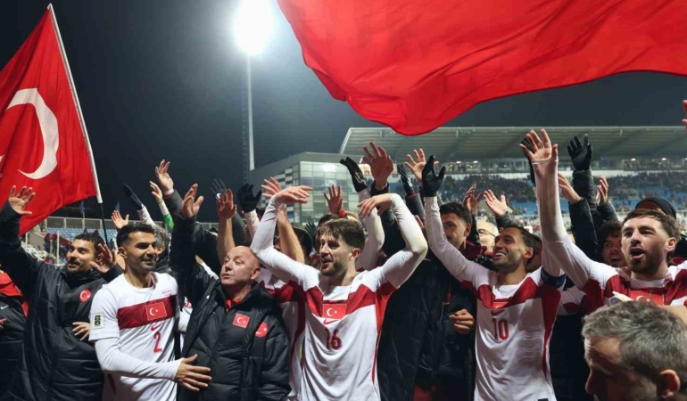 Dünya Kupası’na katılmayı hak eden Milliler, stattan ayrıldı