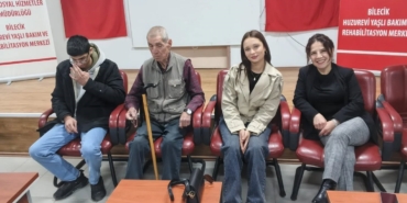 Bilecik’te öğrencilerden huzurevine anlamlı buluşma