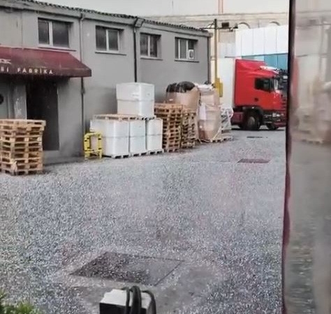 İstanbul’da dolu sürprizi