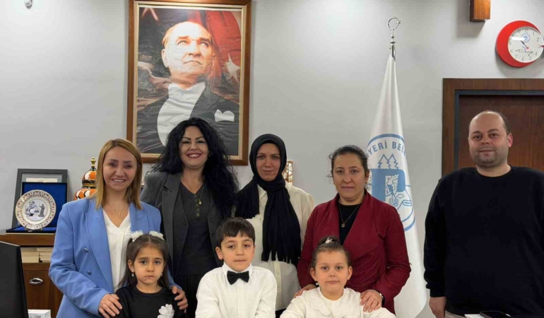 23 Nisan’da makam çocuklara devredildi