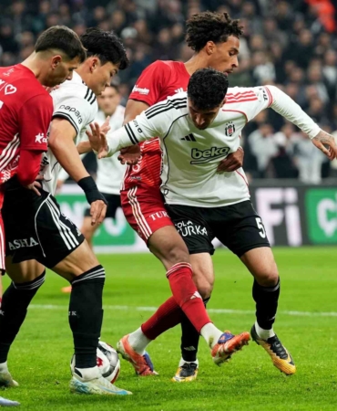 Beşiktaş’ta Emirhan Topçu cezalı duruma düştü