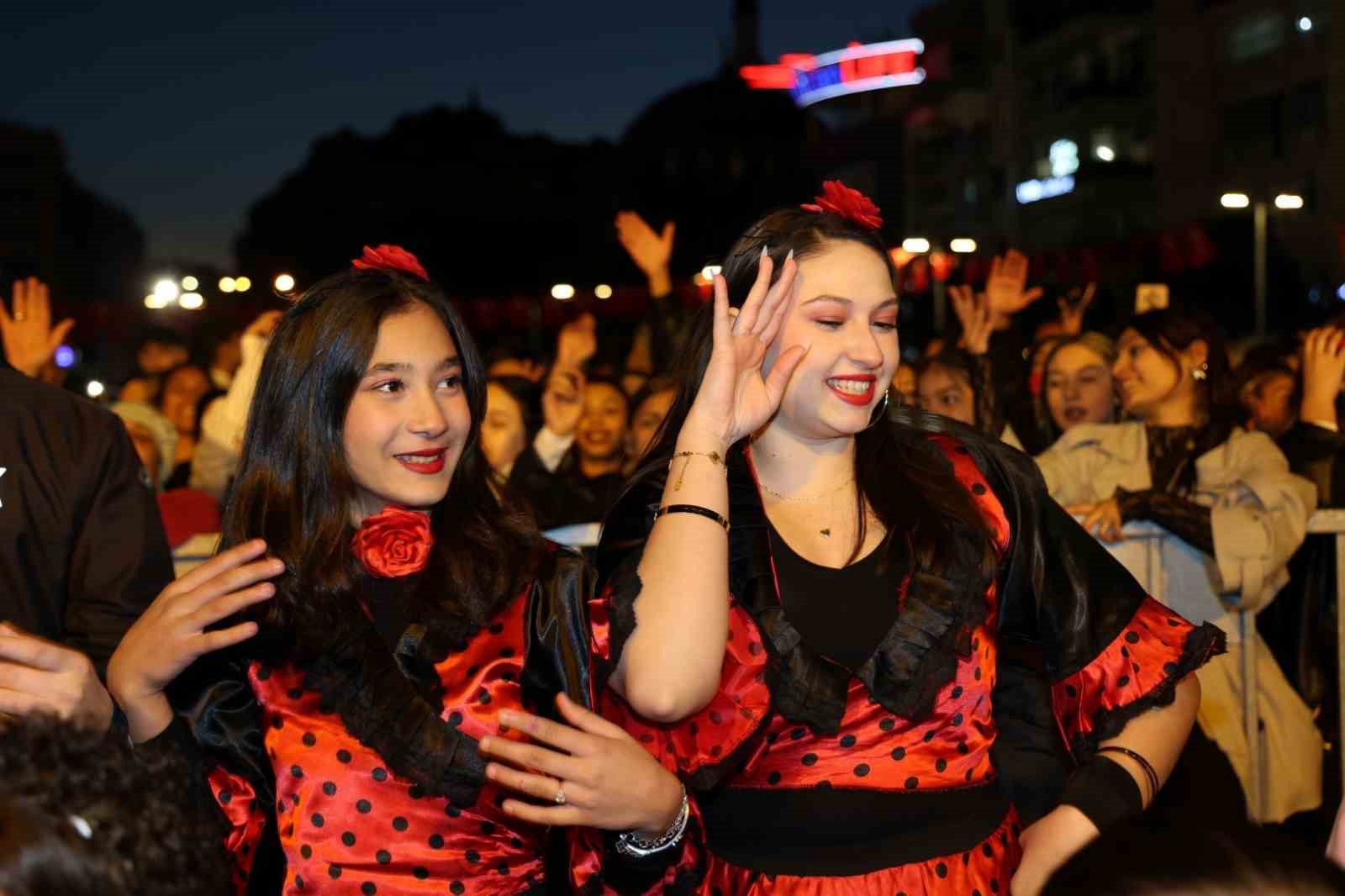 İzmit sokaklarında renkli etkinlik