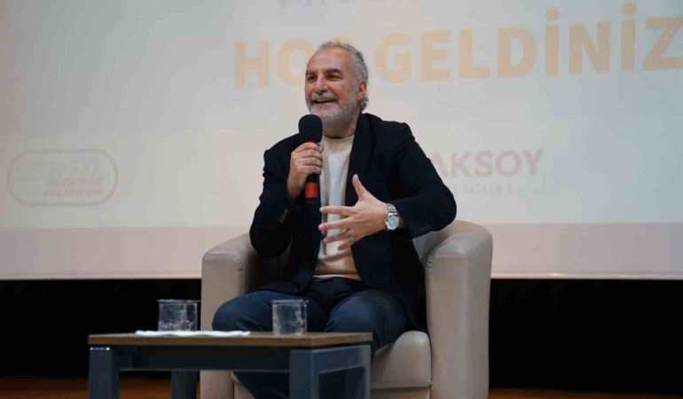 Yazar Tarık Tufan Esenyurt’ta okurlarıyla buluştu