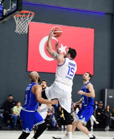 Çayırova Belediyesi, Kağıtspor’u 102-71 mağlup etti