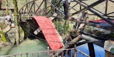 Sakarya’da dere üzerindeki asma köprü çöktü: 2 hafif yaralı