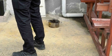 Ocakta unutlan yemek yangına sebep oldu