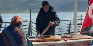 Ulubat Gölü’nde su çok olunca yakalanamayan turna sezonu pahalı açıldı