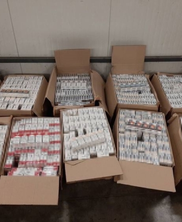 Otobüste tavan klimasına gizlenen 45 bin 200 paket sigara gümrüğe takıldı