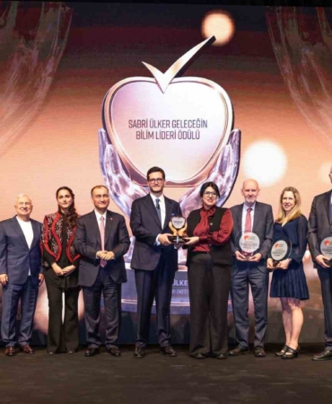 Küreselleşen Sabri Ülker Geleceğin Bilim Lideri Ödülü’nün 10’uncusu Şili’ye uzandı