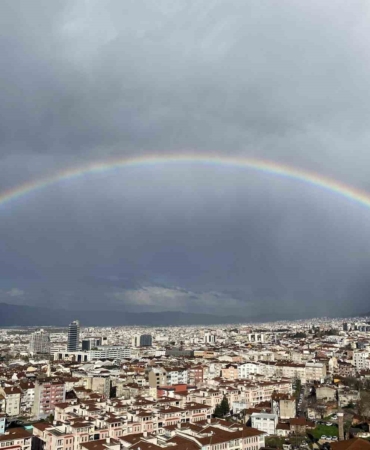 Bursa’da yağmur sonrası gökkuşağı şöleni